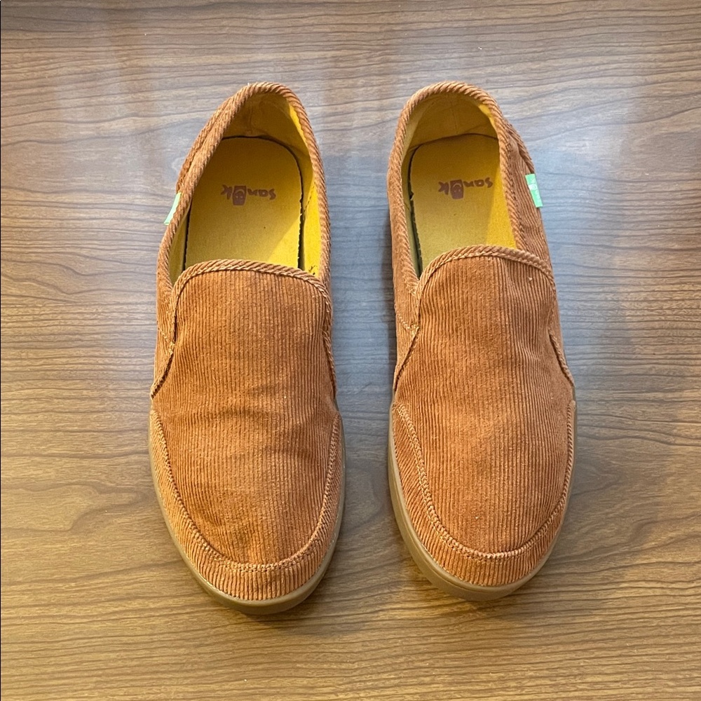 Sanuk Women’s Brown Corduroy Loafers